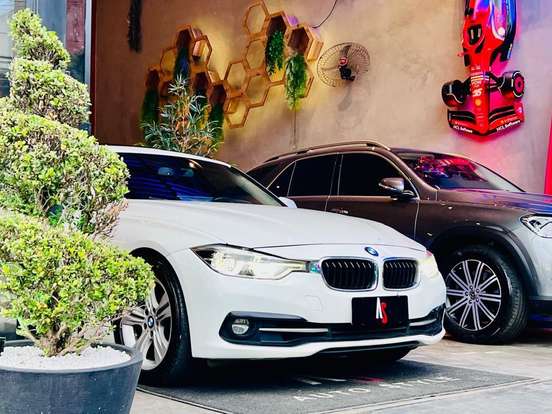 BMW-320i-2.0 SPORT GP 16V TURBO ACTIVE FLEX 4P AUTOMÁTICO BMW-320i-2016