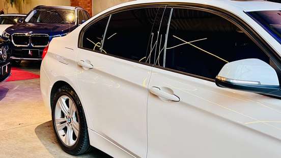 BMW-320i-2016