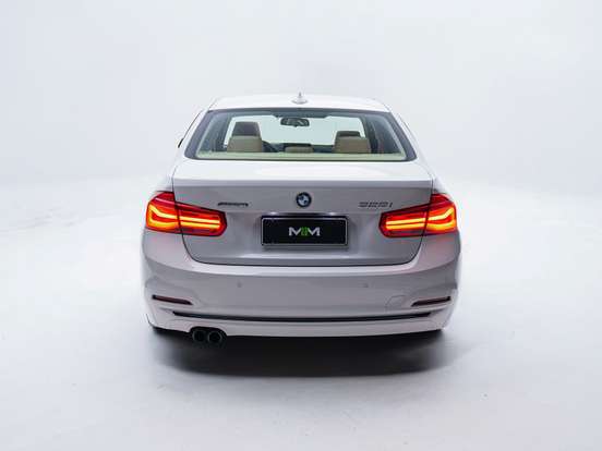 BMW-328i-2016