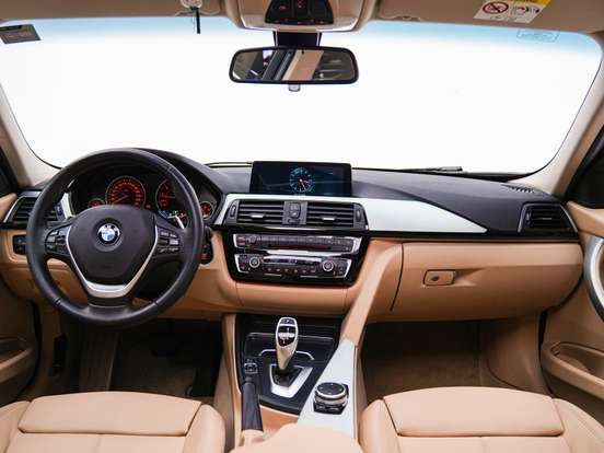 BMW-328i-2016