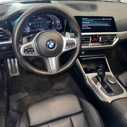 BMW-330e-2020