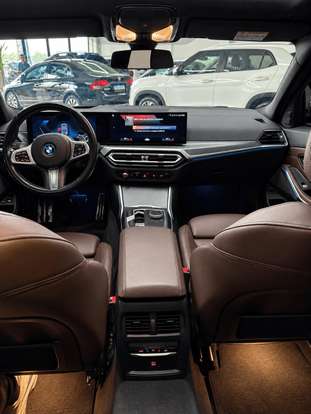 BMW-330e-2022