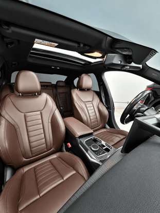 BMW-330e-2022