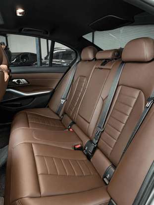 BMW-330e-2022