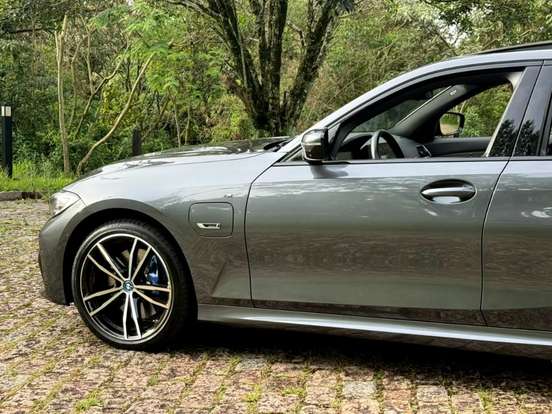 BMW-330e-2.0 16V TURBO HÍBRIDO M SPORT AUTOMÁTICO BMW-330e-2022