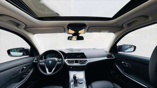 BMW-330i-2019