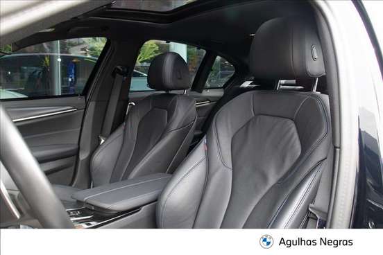 BMW-530e-2023