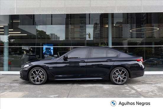 BMW-530e-2023