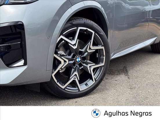 BMW-iX2-2025