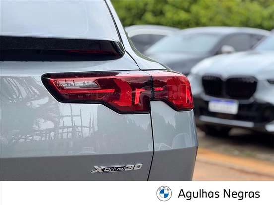 BMW-iX2-2025