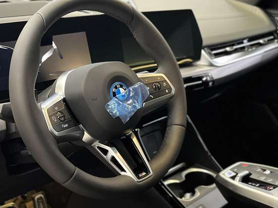 BMW-iX2-2026