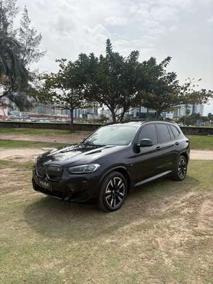 BMW-iX3-2022