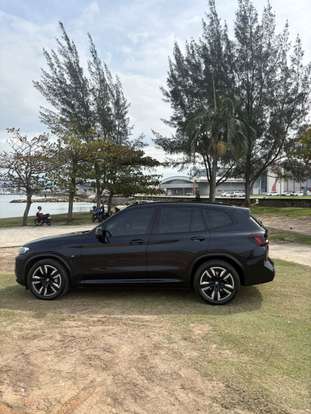 BMW-iX3-2022