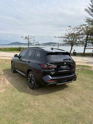 BMW-iX3-2022