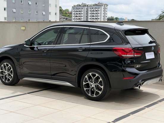 BMW-X1-2.0 16V TURBO ACTIVEFLEX SDRIVE20I X-LINE 4P AUTOMÁTICO BMW-X1-2021