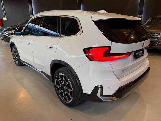 BMW-X1-2.0 16V TURBO GASOLINA SDRIVE20I X-LINE STEPTRONIC BMW-X1-2023