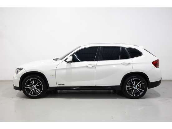 BMW-X1-2011