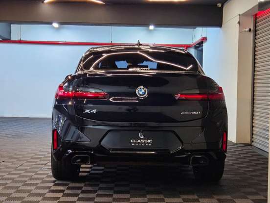 BMW-X4-2022
