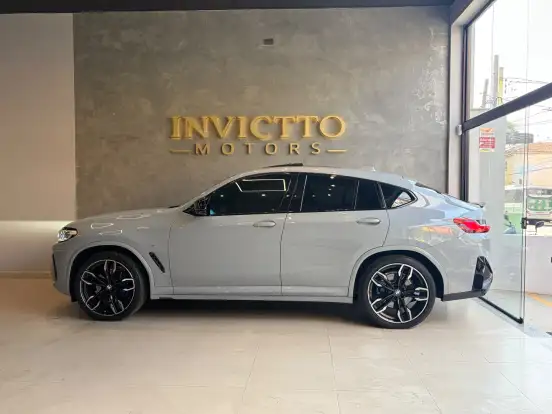 BMW-X4-2022