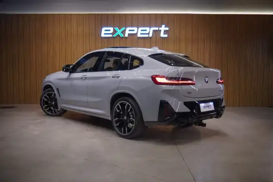 BMW-X4-2022