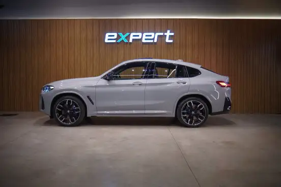 BMW-X4-2022