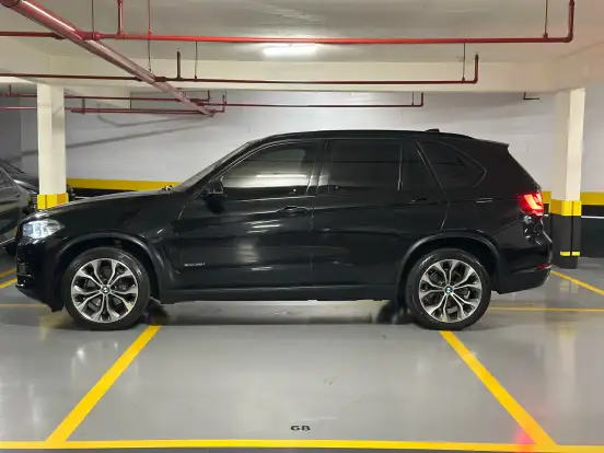 BMW-X5-3.0 FULL 4X4 35I 6 CILINDROS 24V GASOLINA 4P AUTOMÁTICO BMW-X5-2015