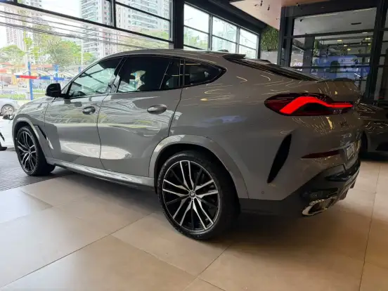 BMW-X6-2025