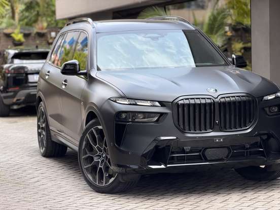 BMW-X7-2025