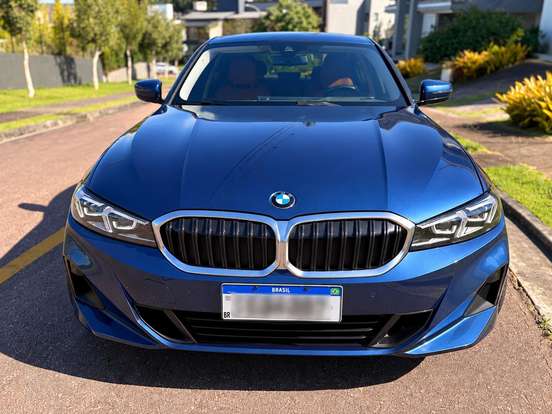 BMW-320i-2023