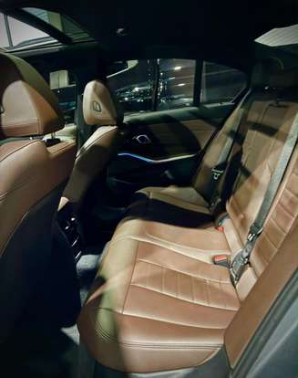 BMW-320i-2025