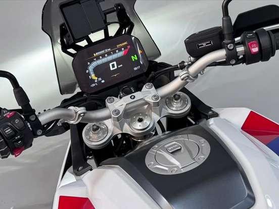 BMW-F 900 GS TROPHY BMW-F 900 GS TROPHY-2025