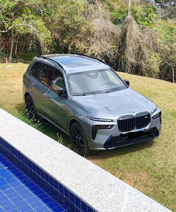 BMW-X7-2024