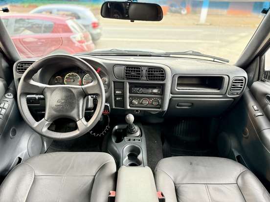 CHEVROLET-BLAZER-2.4 MPFI 4X2 8V GASOLINA 4P MANUAL CHEVROLET-BLAZER-2004