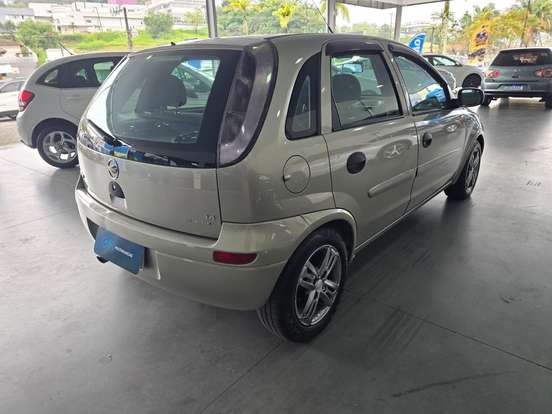 CHEVROLET-CORSA-2011