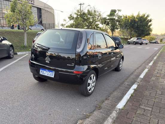 CHEVROLET-CORSA-2012