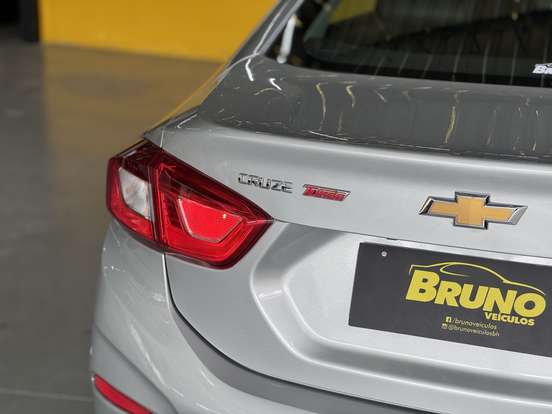CHEVROLET-CRUZE-2019