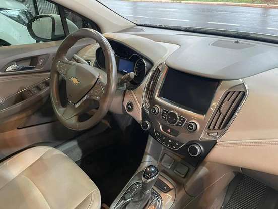 CHEVROLET-CRUZE-2019