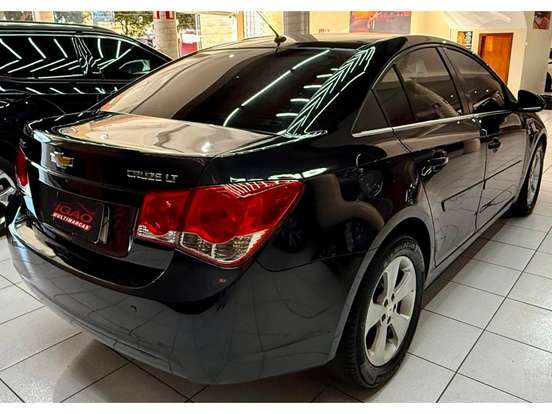 CHEVROLET-CRUZE-2011
