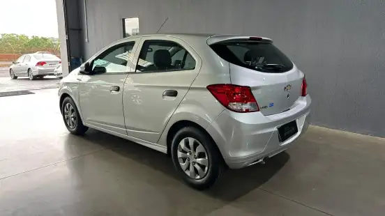 CHEVROLET-ONIX-2018