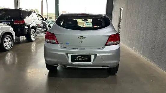 CHEVROLET-ONIX-2018