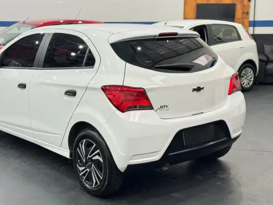 CHEVROLET-ONIX-2019
