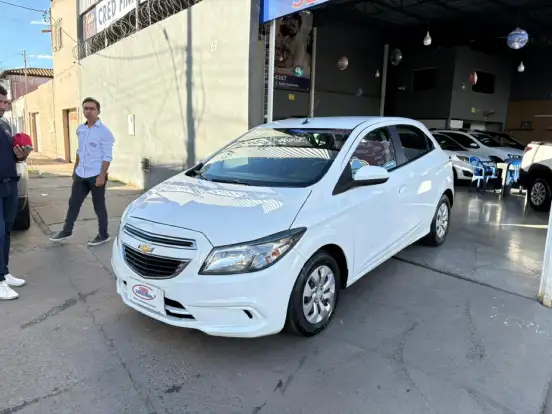 CHEVROLET-ONIX-2019