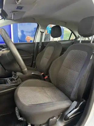 CHEVROLET-ONIX-2016