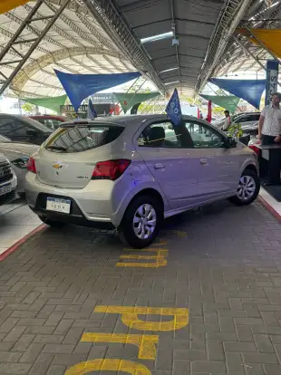 CHEVROLET-ONIX-2016
