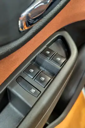 CHEVROLET-ONIX-2019