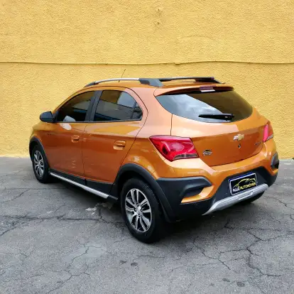CHEVROLET-ONIX-2017