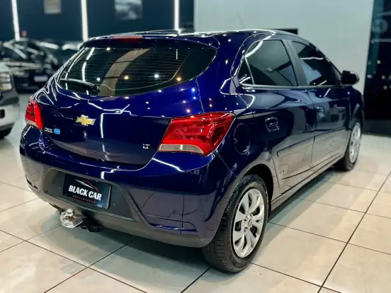 CHEVROLET-ONIX-2017