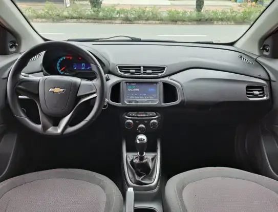 CHEVROLET-ONIX-2015