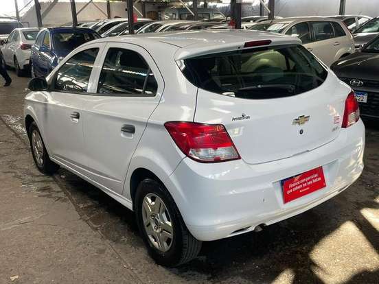 CHEVROLET-ONIX-2015