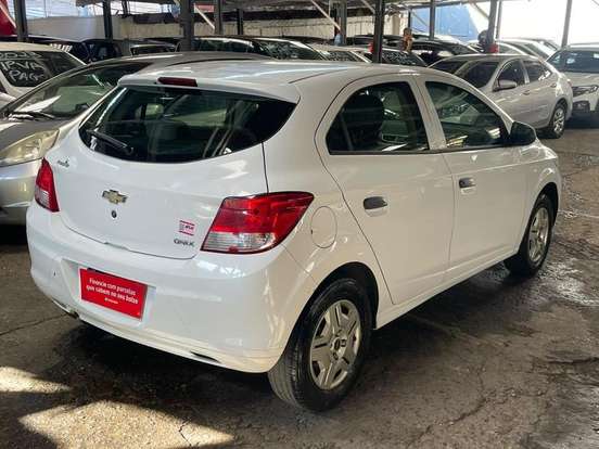 CHEVROLET-ONIX-2015